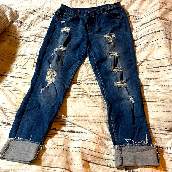 Cropped distressed jeans. - Picture 1 of 2